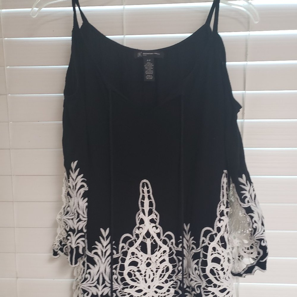 INC Cold Shoulder Black and White lace detail top Size Petite/Petite